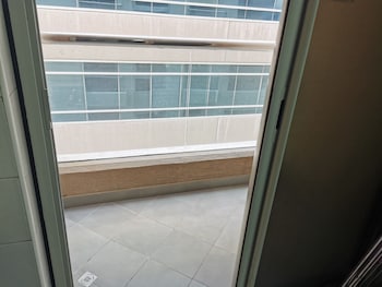 al majaz premiere hotel apartments