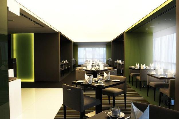 al majaz premiere hotel apartments