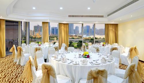 al majaz premiere hotel apartments