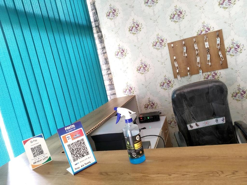 Nv Palace,Mathura>>Agra,2 star