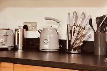 deluxe city apt beautiful river viewandfree parking