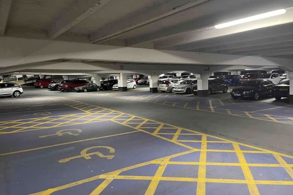 deluxe city apt beautiful river viewandfree parking