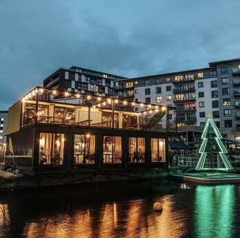 deluxe city apt beautiful river viewandfree parking