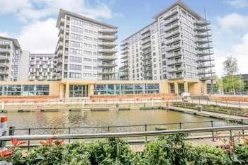 deluxe city apt beautiful river viewandfree parking