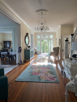 The King's Daughters Bed And Breakfast,32 Cemetery Rd,3 star
