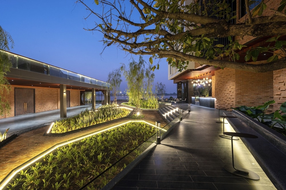 vela dhi nakhon phanom