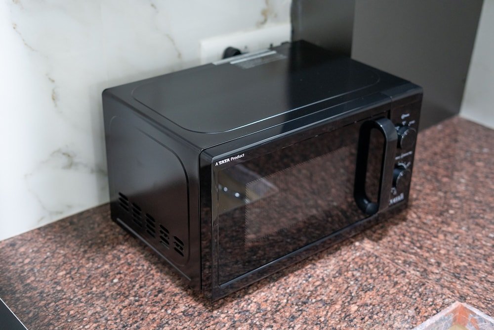 the lodgers luxury hotel near golf course road gurgaon