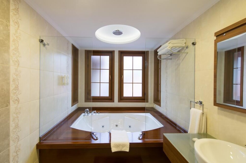 cesmeli konak hotel silivri