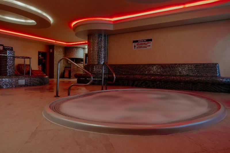 Epic Centrum,,3 star