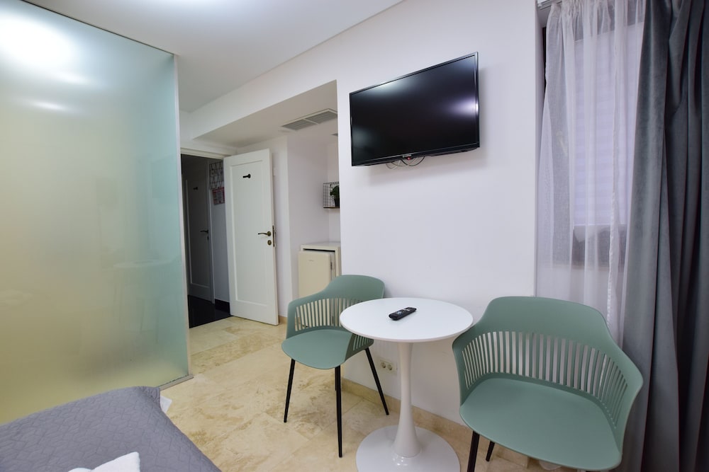 dacia residence apartments