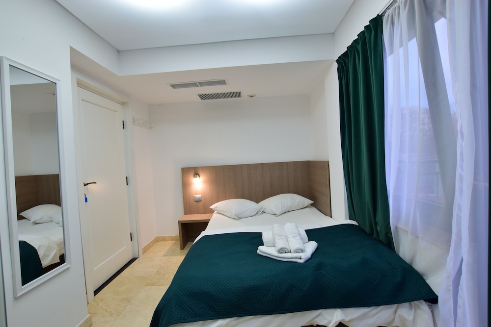 dacia residence apartments