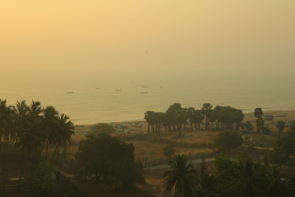 misty ocean bergamont hotels