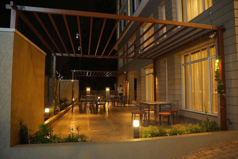 misty ocean bergamont hotels