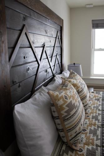 Pine Lodge,,2 star