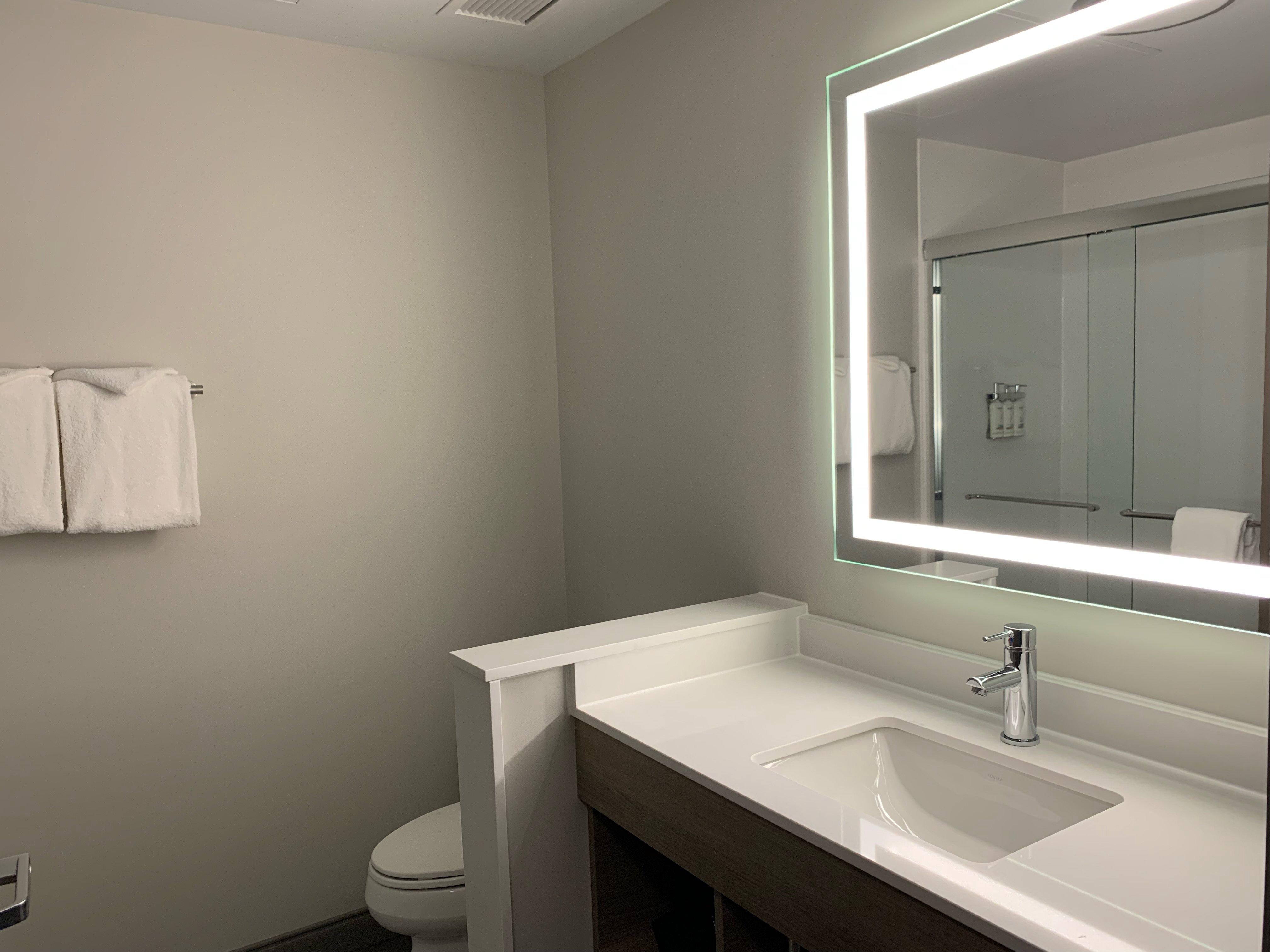 holiday inn express and suites courtenay comox an ihg hotel