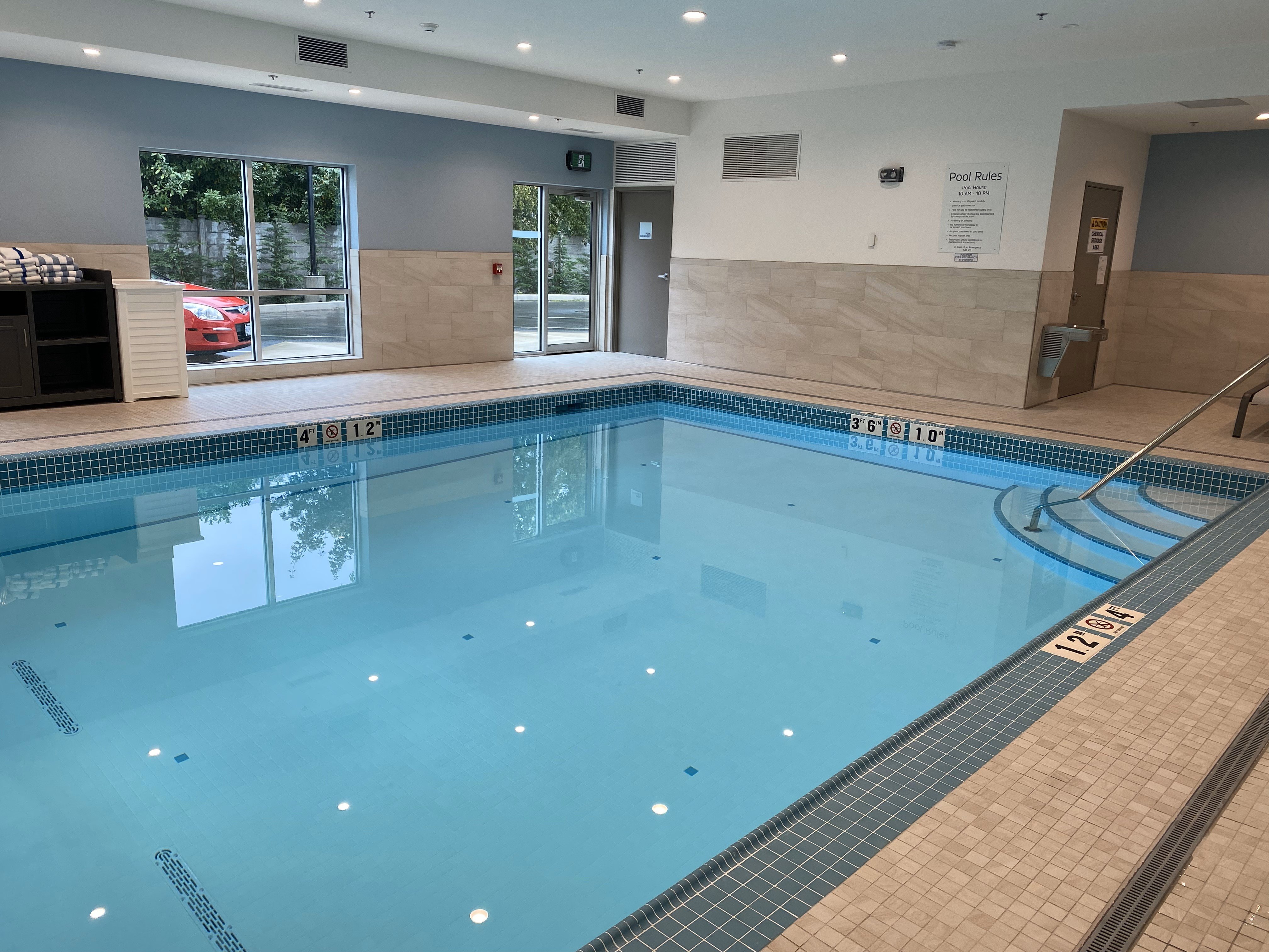 holiday inn express and suites courtenay comox an ihg hotel