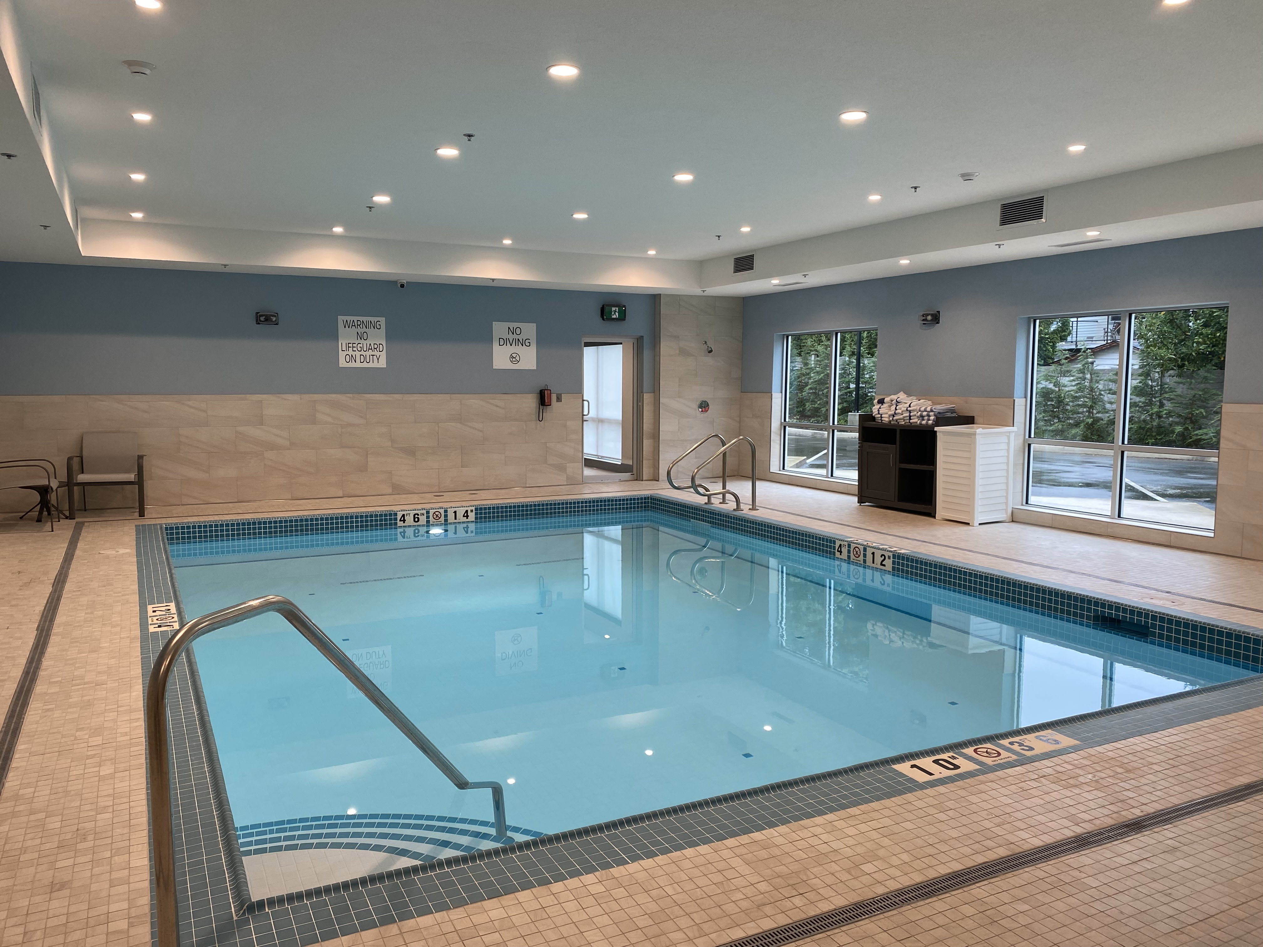 holiday inn express and suites courtenay comox an ihg hotel