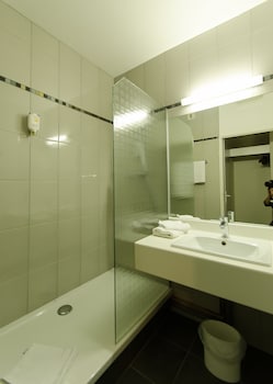 hotel agena lille aeroport lesquin