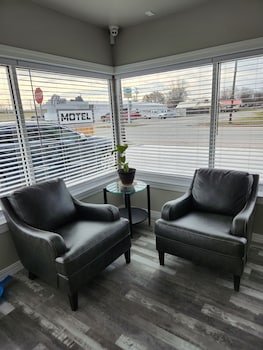 Gibson Motel,,0 star