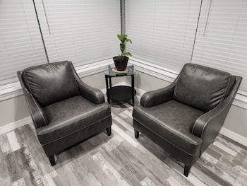 Gibson Motel,,0 star