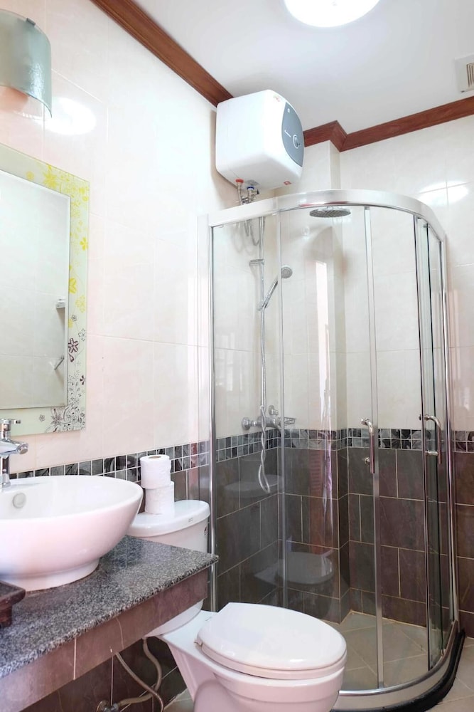 manorom classy hotel