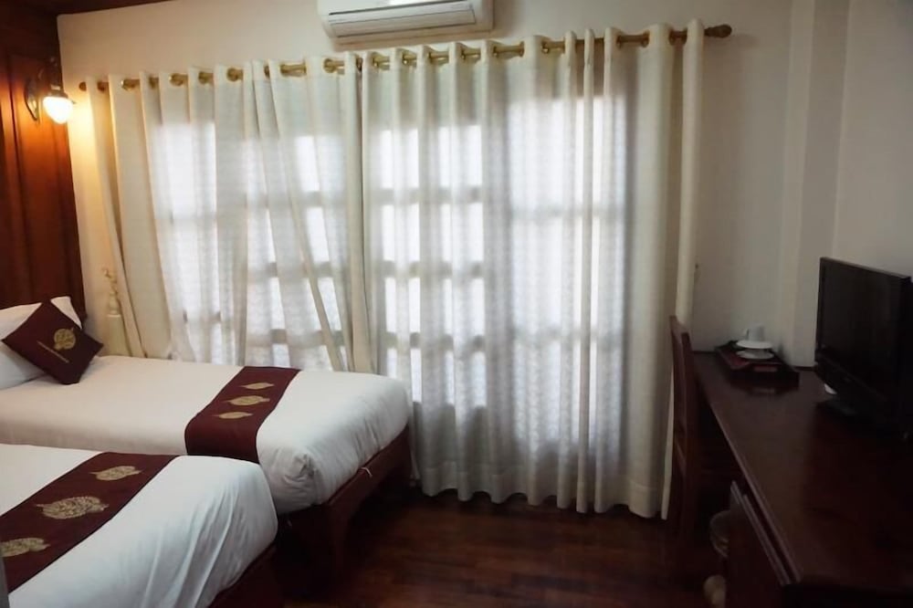 manorom classy hotel