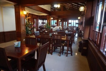 manorom classy hotel