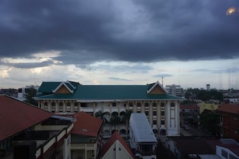 manorom classy hotel