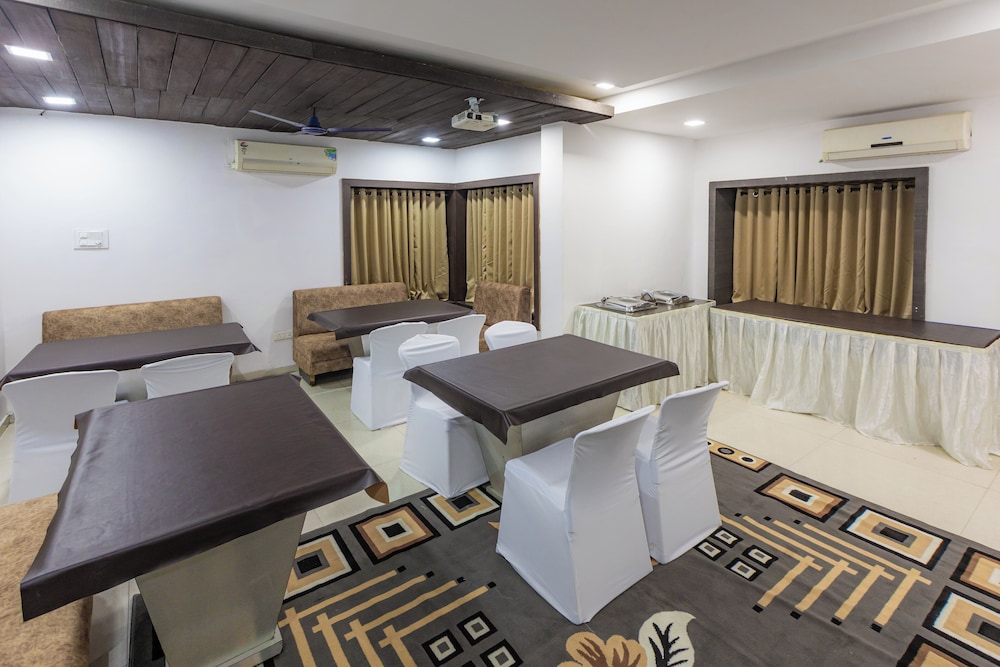 treebo shembekars inn