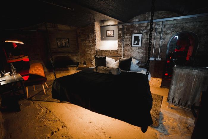 impossible motel