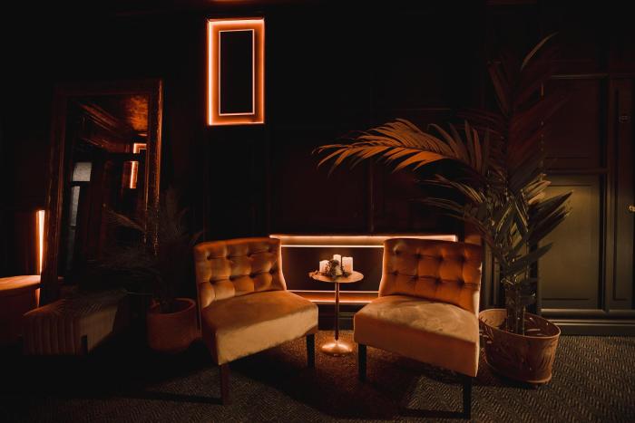 impossible motel