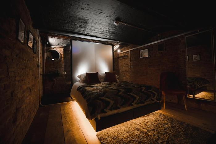 impossible motel