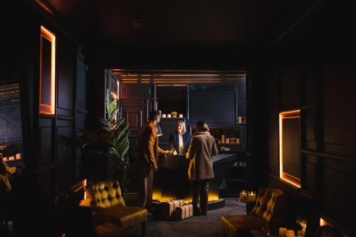 impossible motel
