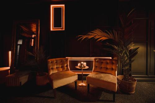 impossible motel