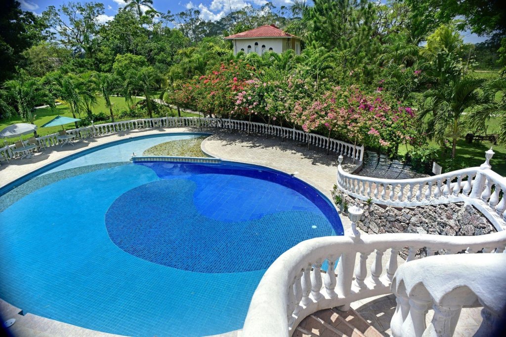 Banana Bank Lodge,In Belmopan,3 star