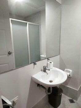 condo stay very near mactan airport
