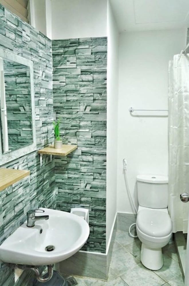 condo stay very near mactan airport