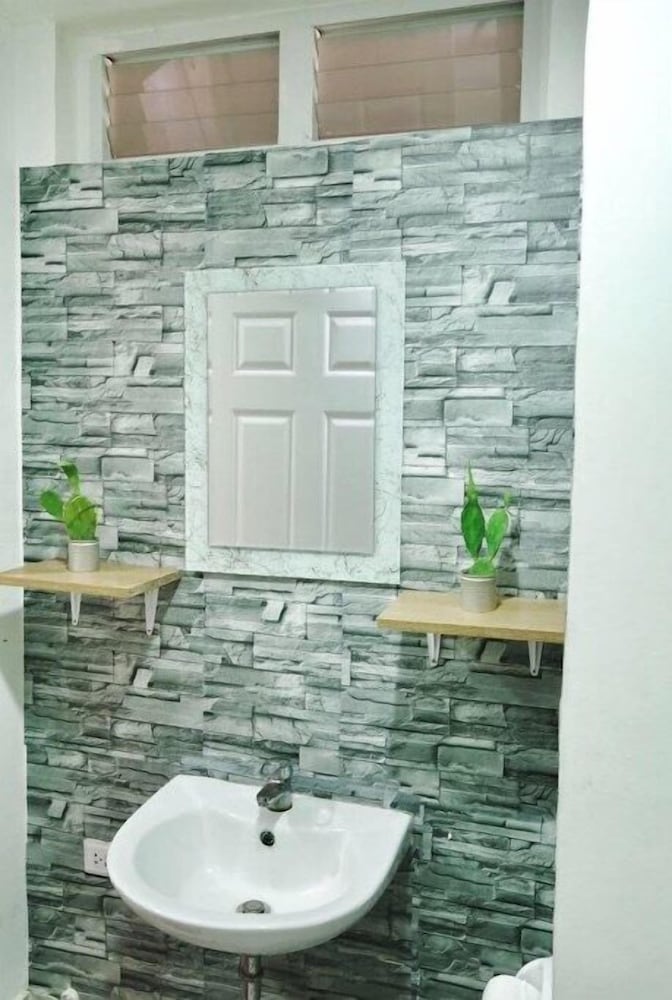 condo stay very near mactan airport