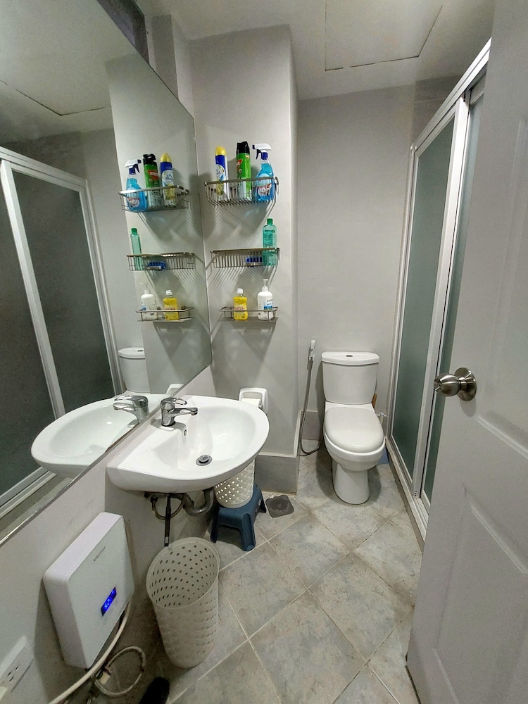 condo stay very near mactan airport
