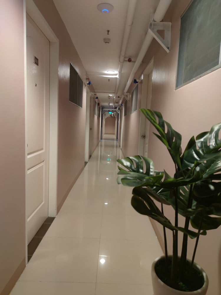 glory hotel cubao