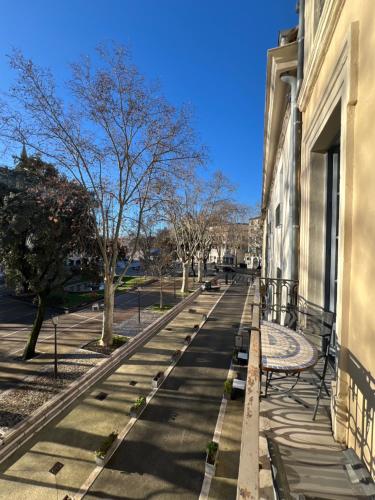 nimes