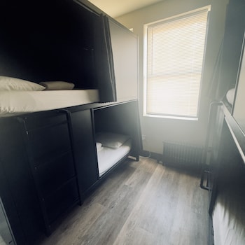 kama central park hostel