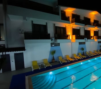 atas aqua otel avsa