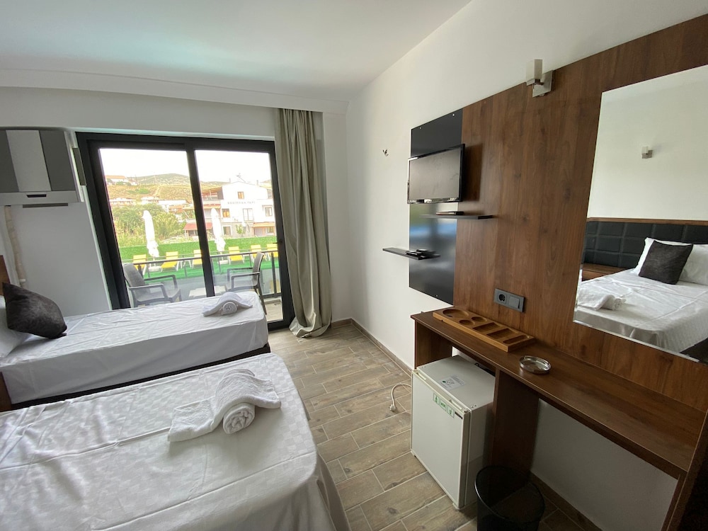 atas aqua otel avsa