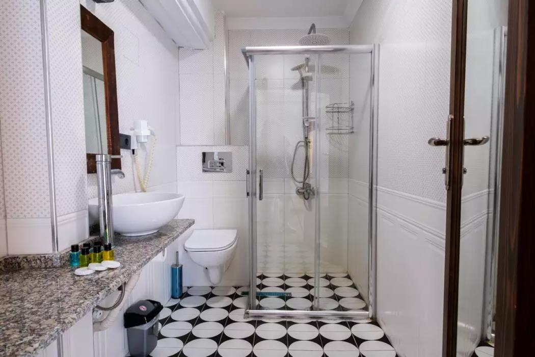 atas aqua otel avsa