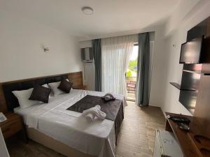 atas aqua otel avsa