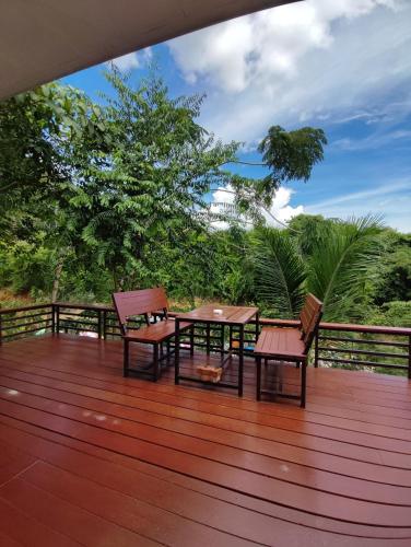 baan apa erawan resort