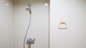 best deal and smart living studio at grand sungkono lagoon apartment