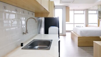 best deal and smart living studio at grand sungkono lagoon apartment