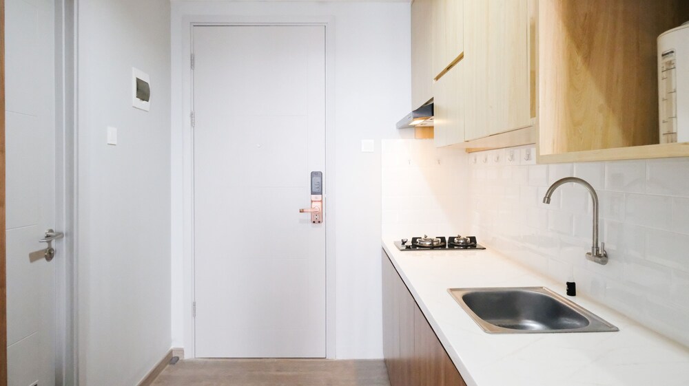 best deal and smart living studio at grand sungkono lagoon apartment